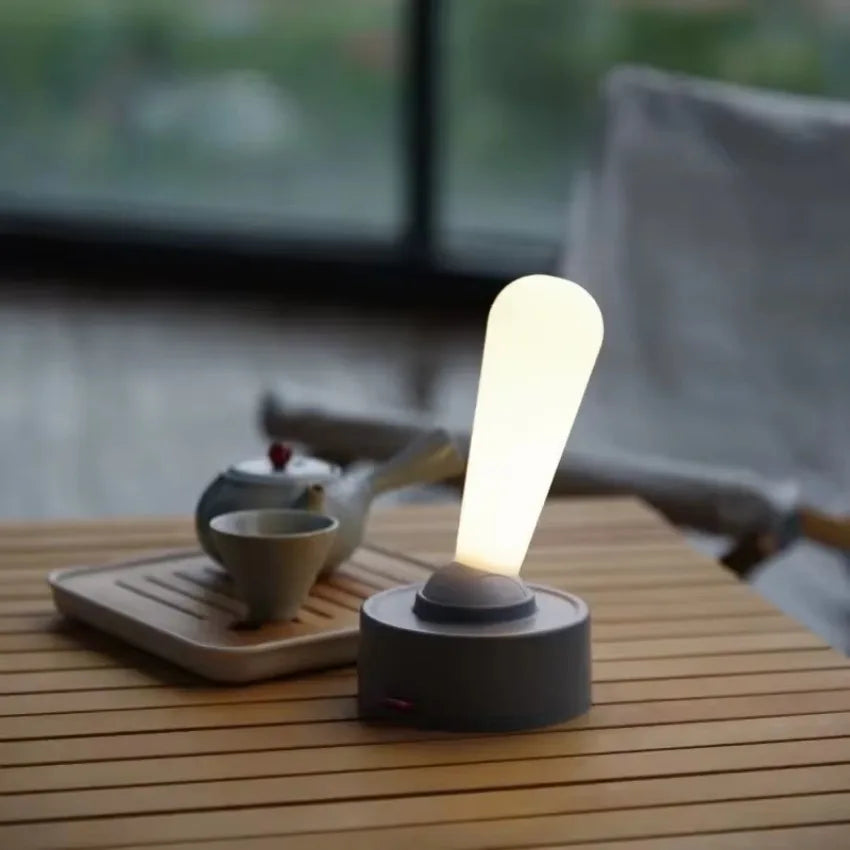 GlowBuddy: Lámpara LED de escritorio recargable con brillo ajustable